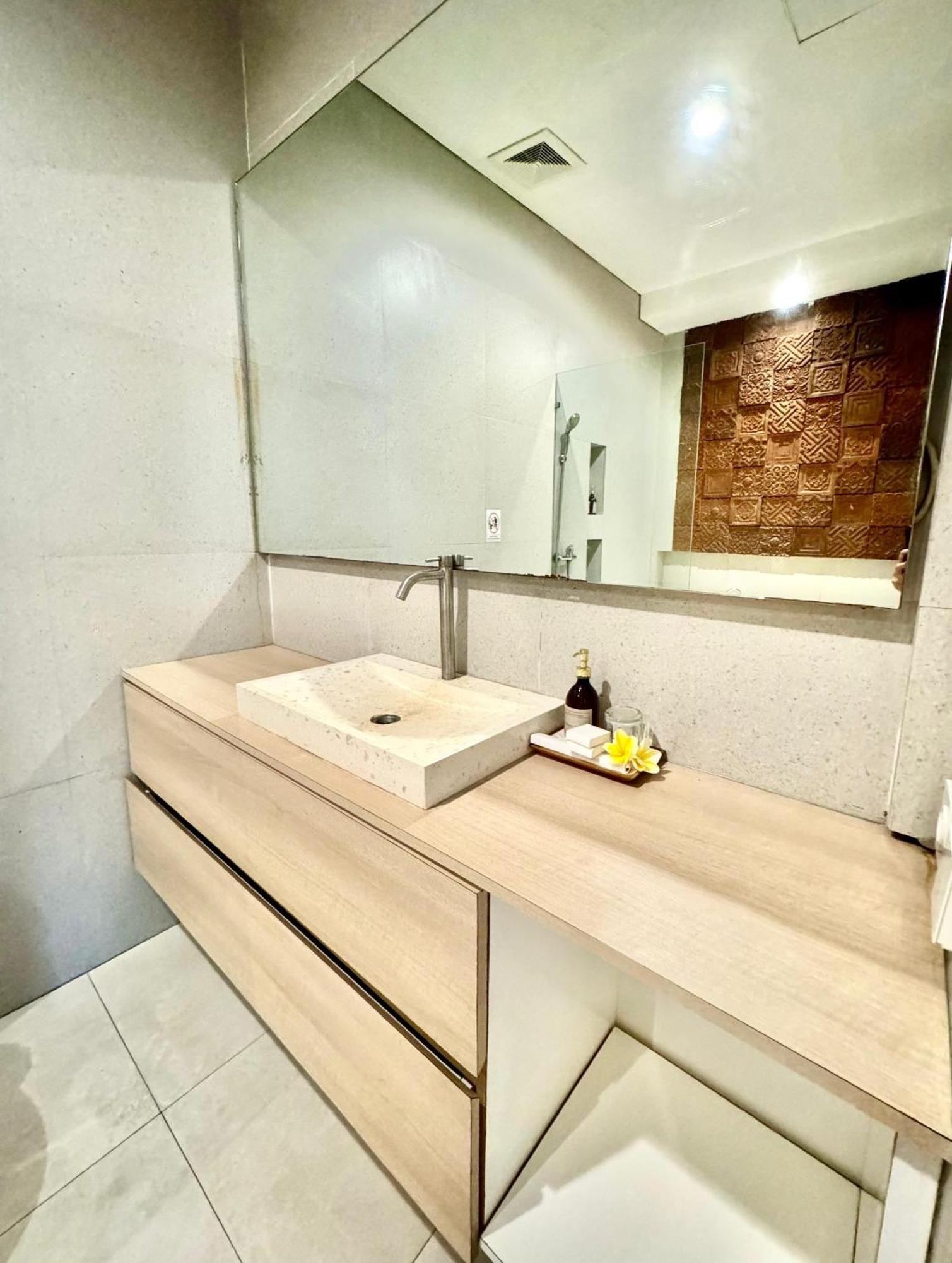 The Hita Apartement Семиняк Екстериор снимка
